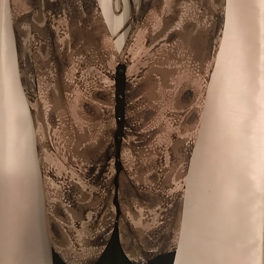 Sleeveless shear shirt